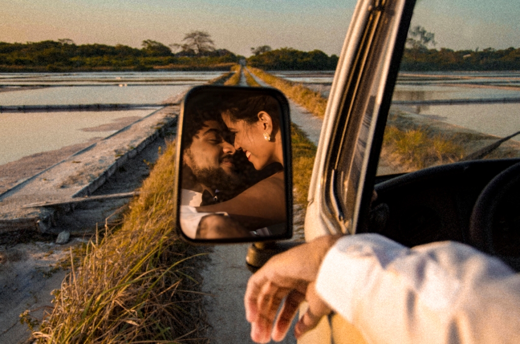 pre wedding, modelo vestida de noiva, casal de noivos, sessão fotográfica, nossa casa estúdio, araruama rio de janeiro, salinas, fotos de noiva, editorial de noivas, making of noivo por do sol