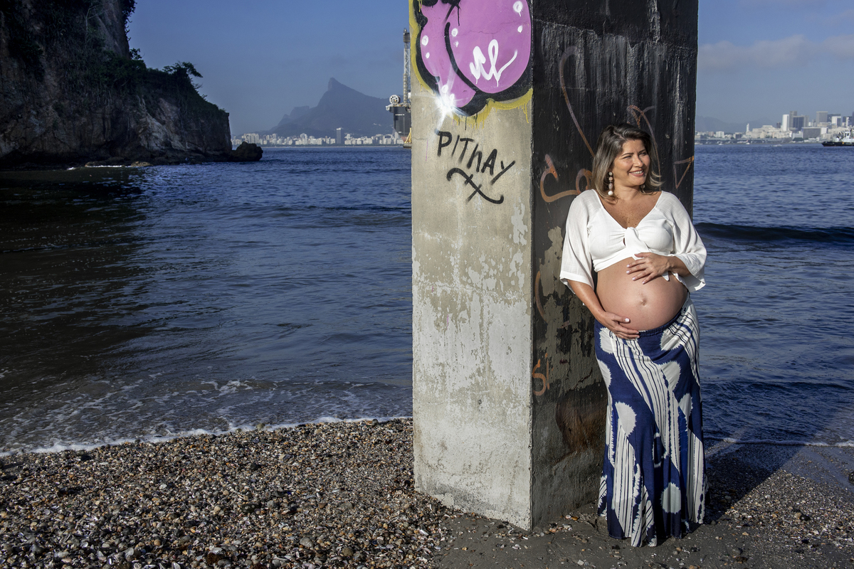 nossa casa estúdio fotógrafo de gestante em niterói e rio de janeiro ensaio externo praia mamães mães 2020 2021 fotografia para gestantes baby bebês zona sul ensaio nascer do sol lugar paradisíaco casal grávidos inspiração fotografia