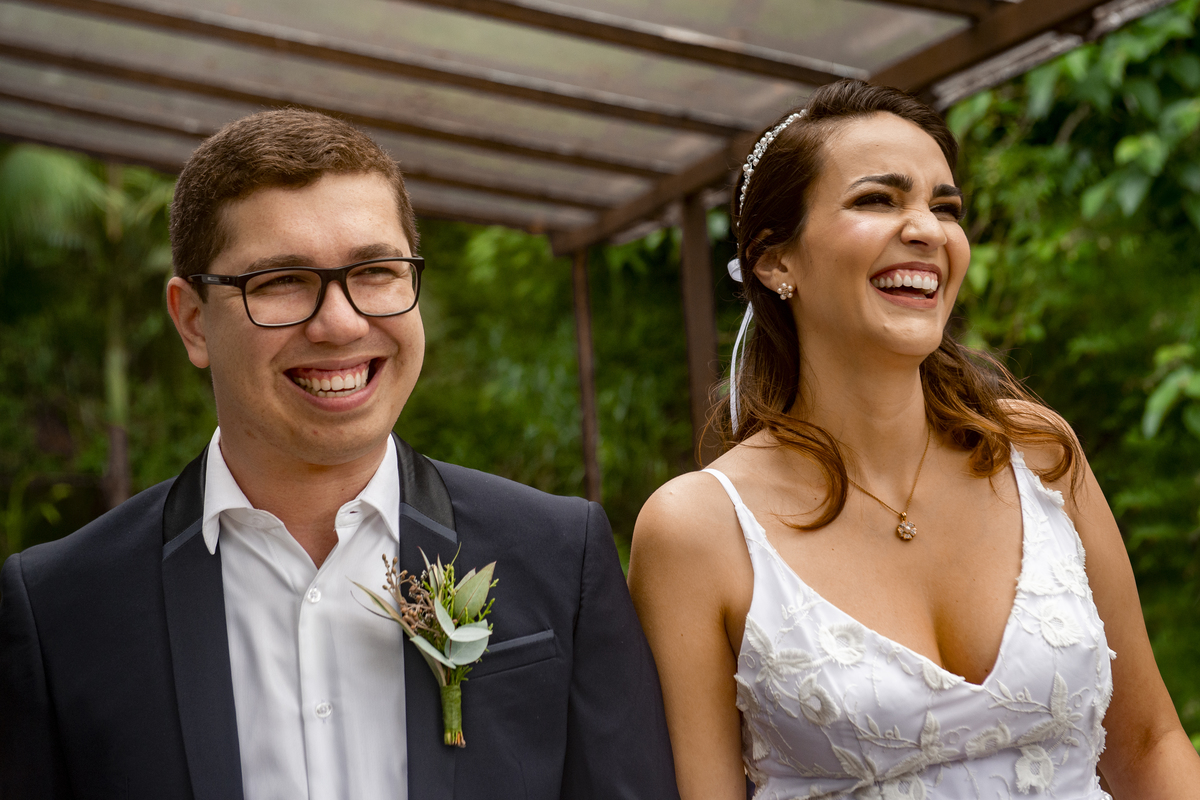 Nossa Casa Estúdio fotografia de casamento no rio de janeiro mini wedding na pandemia aonde fazer ideias para poucas pessoas cerimônia de casamento decoração rústica vestido branco terno local para celebrações niterói espaço arcadia fotógrafo 