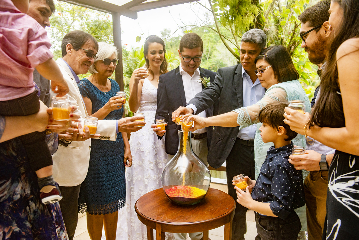 Nossa Casa Estúdio fotografia de casamento no rio de janeiro mini wedding na pandemia aonde fazer ideias para poucas pessoas cerimônia de casamento decoração rústica vestido branco terno local para celebrações niterói espaço arcadia fotógrafo areias