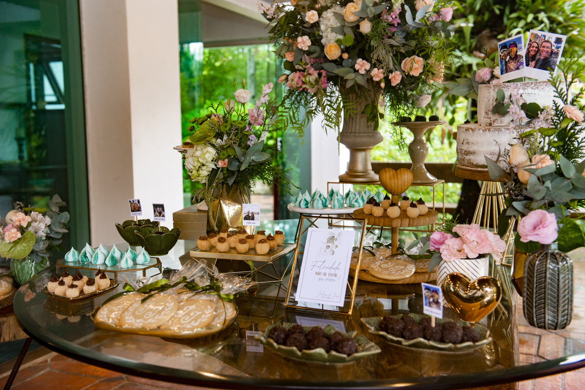 Nossa Casa Estúdio fotografia de casamento no rio de janeiro mini wedding na pandemia aonde fazer ideias para poucas pessoas cerimônia de casamento decoração rústica vestido branco terno local para celebrações niterói espaço arcadia fotógrafo 