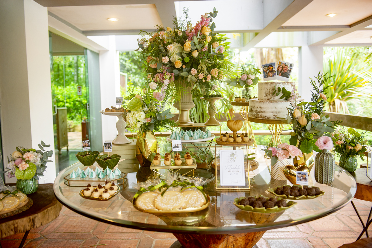Nossa Casa Estúdio fotografia de casamento no rio de janeiro mini wedding na pandemia aonde fazer ideias para poucas pessoas cerimônia de casamento decoração rústica vestido branco terno local para celebrações niterói espaço arcadia fotógrafo 