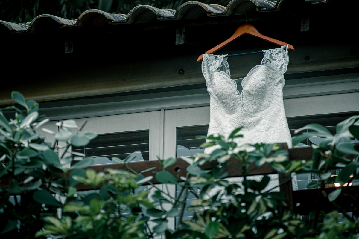 Nossa Casa Estúdio fotografia de casamento em Niterói Icaraí Rio de Janeiro Flamengo Catete Glória Praia Campo Making of Noiva maquiagem pousada para casar na pandemia casamento pequeno destination wedding em Fernando de Noronha
