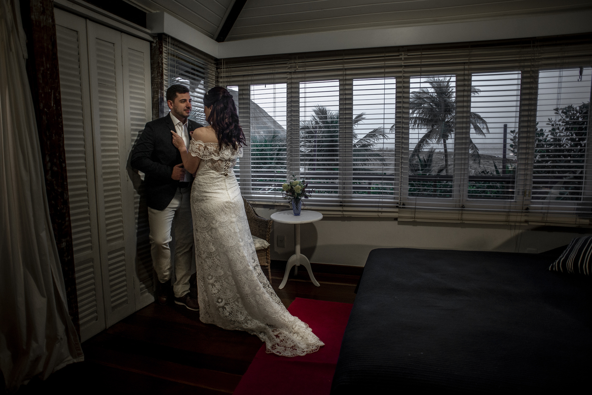 Nossa Casa Estúdio fotografia de casamento em Niterói Icaraí Rio de Janeiro Flamengo Catete Glória Praia Campo Making of Noiva maquiagem pousada para casar na pandemia casamento pequeno destination wedding em Fernando de Noronha