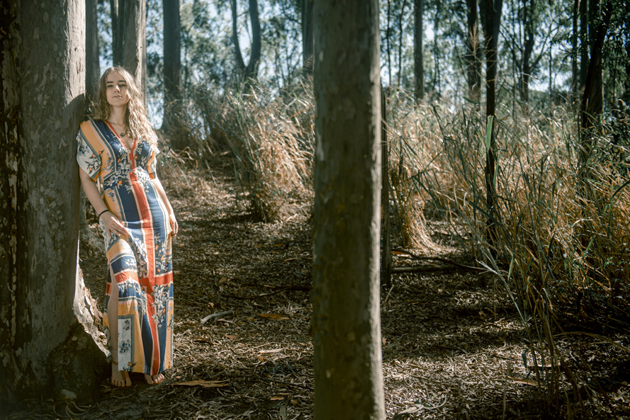 Nossa Casa Estúdio fotografia de 15 anos debutante em Niterói Rio de Janeiro ensaio externo no campo na praia na floresta vestido festa de debutante