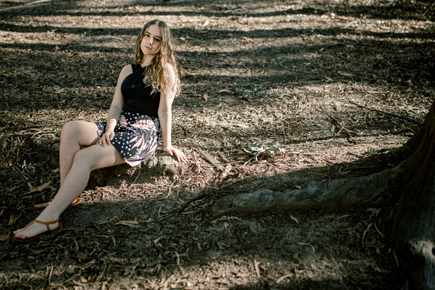 Nossa Casa Estúdio fotografia de 15 anos debutante em Niterói Rio de Janeiro ensaio externo no campo na praia na floresta vestido festa de debutante