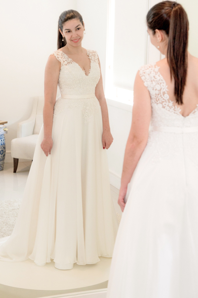 Prova do Vestido de noiva, Atelier de alta costura Stephanie Cachapuz Couture Niterói, Rio de Janeiro, RJ. Vestido Branco, Dia da noiva