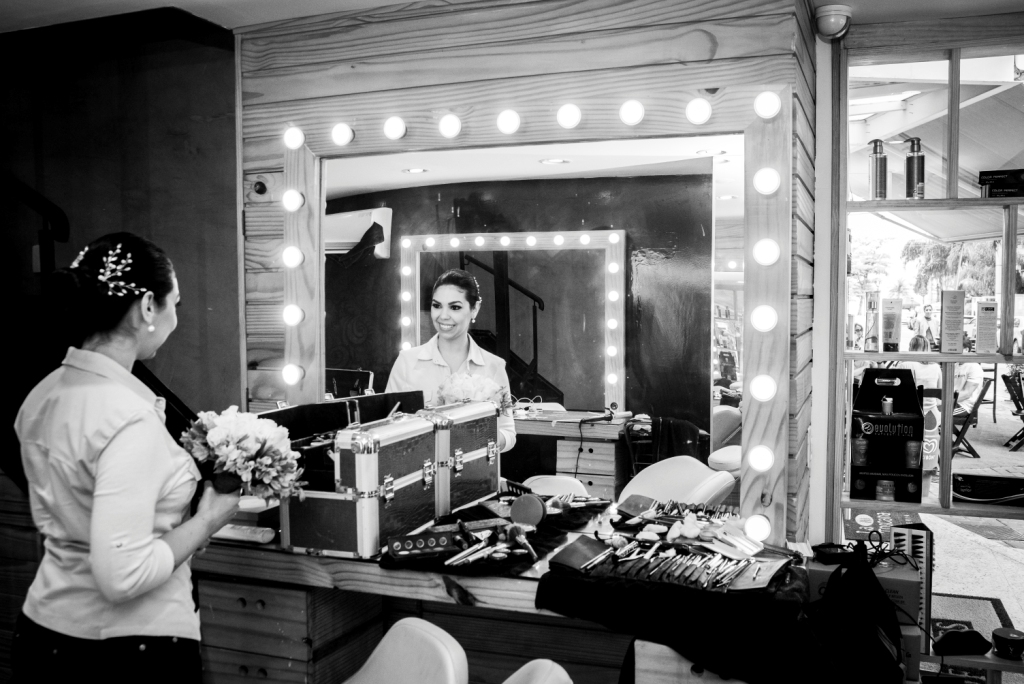 Making Of fotografia PB preparação da noiva casamento em niterói salão espaço fenix maquiagem espelho