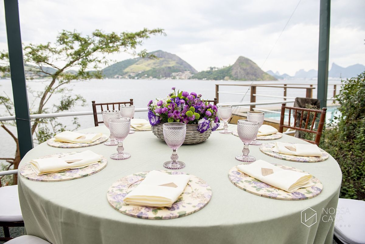 Casamento em Niterói Espaço Barcelona noiva vestido casamento pista de dança fotografia de casal fotógrafo no Rio de Janeiro casamento diurno na praia decoração rústica delicada e clássica noivos na pista de dança fotos espontâneas Nossa Casa Estúdio