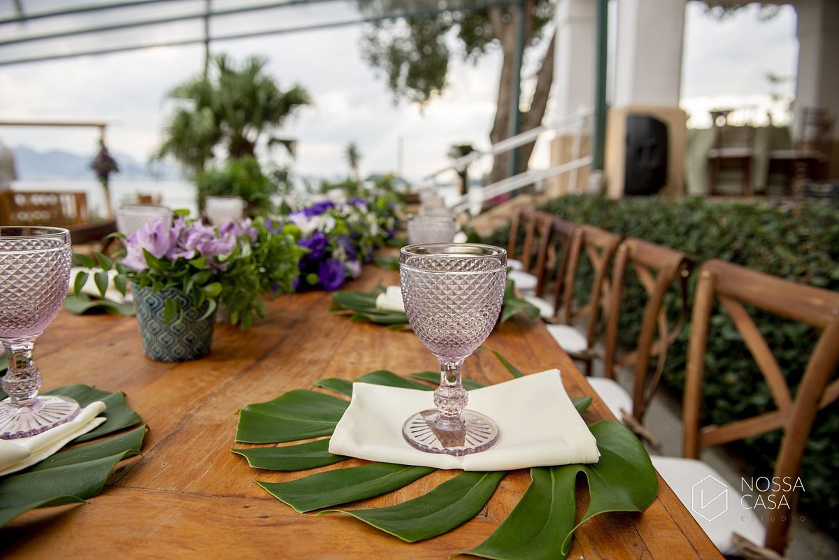 Casamento em Niterói Espaço Barcelona noiva vestido casamento pista de dança fotografia de casal fotógrafo no Rio de Janeiro casamento diurno na praia decoração rústica delicada e clássica noivos na pista de dança fotos espontâneas Nossa Casa Estúdio