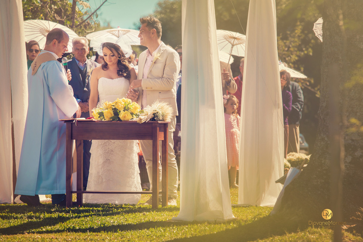 Lindo Casamento na fazenda muito luxo e luz natural 
fotografia Diovane Moraes 