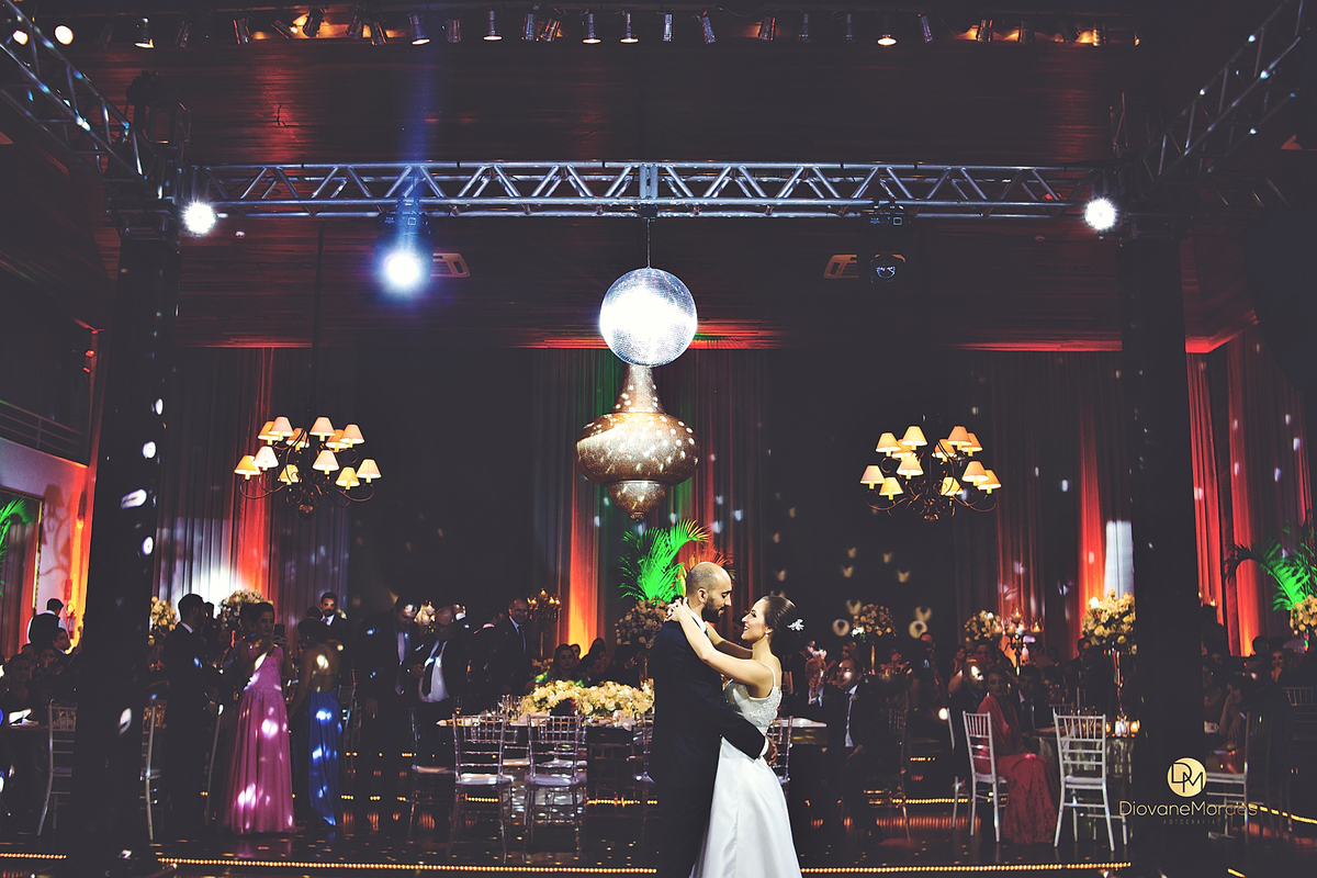 Valsa dos Noivos no Clube Comercial em Passo Fundo RS 
Fotografia Diovane Moraes
