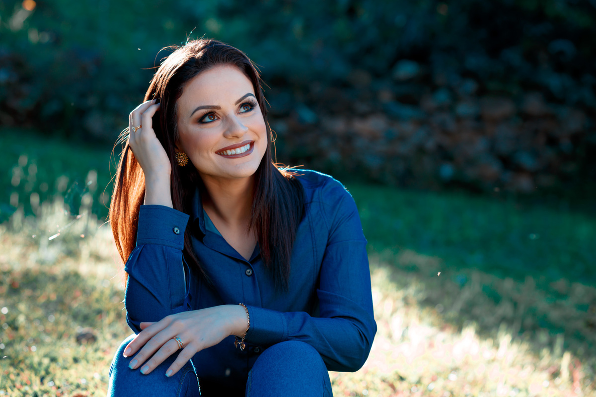 Ensaio fotografico 
ar livre mato sol 
fotografado por Diovane Moraes 