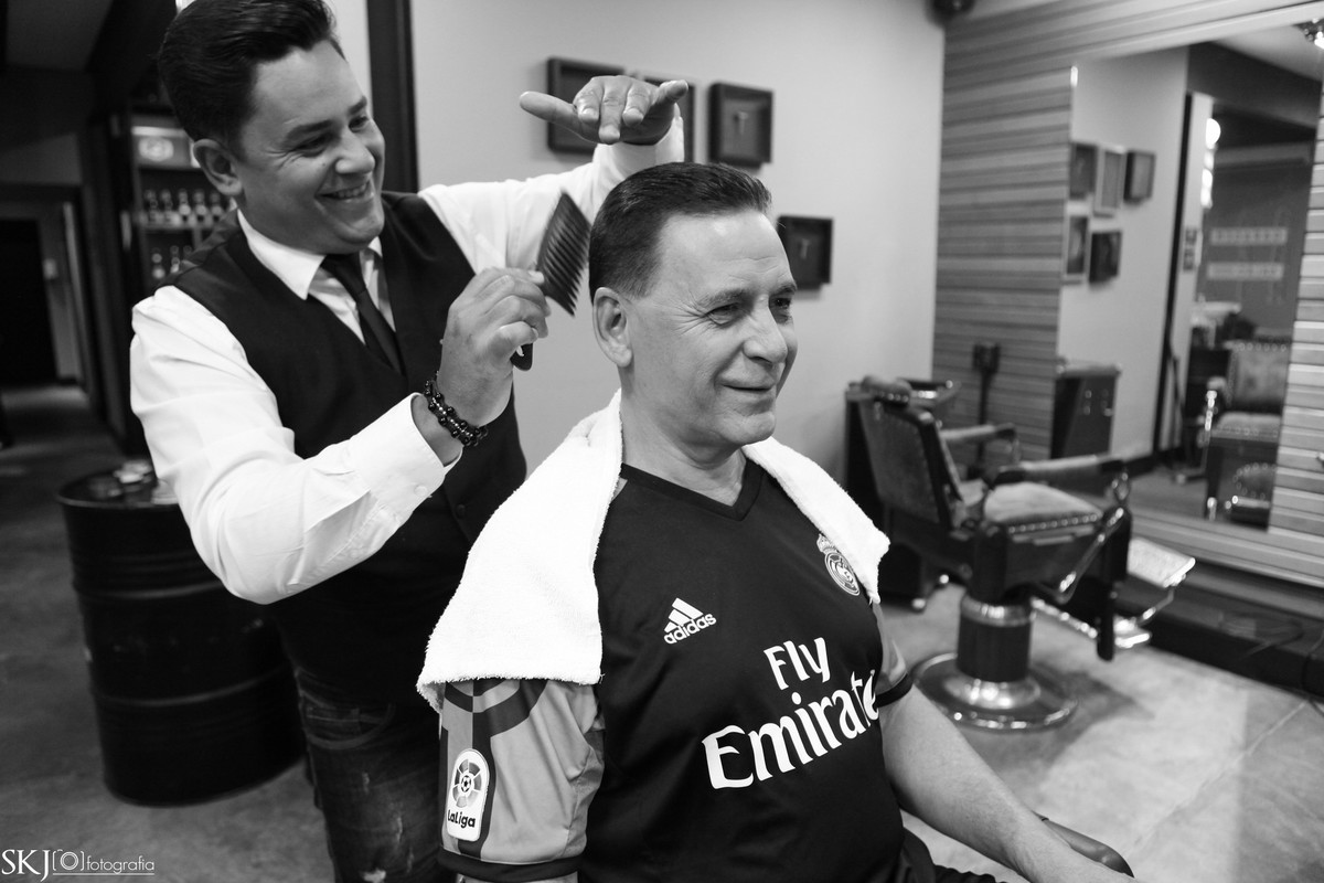 SKJ Fotografia - Making of noivo: Garage - Anália Franco - SP