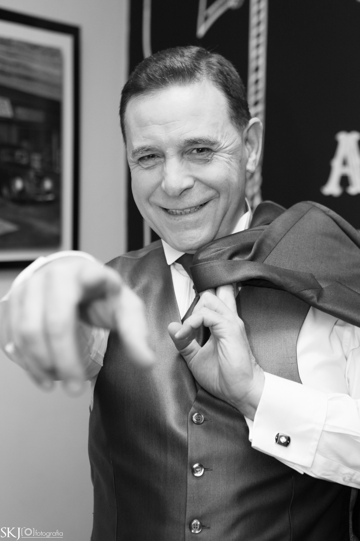 SKJ Fotografia - Making of noivo: Garage - Anália Franco - SP