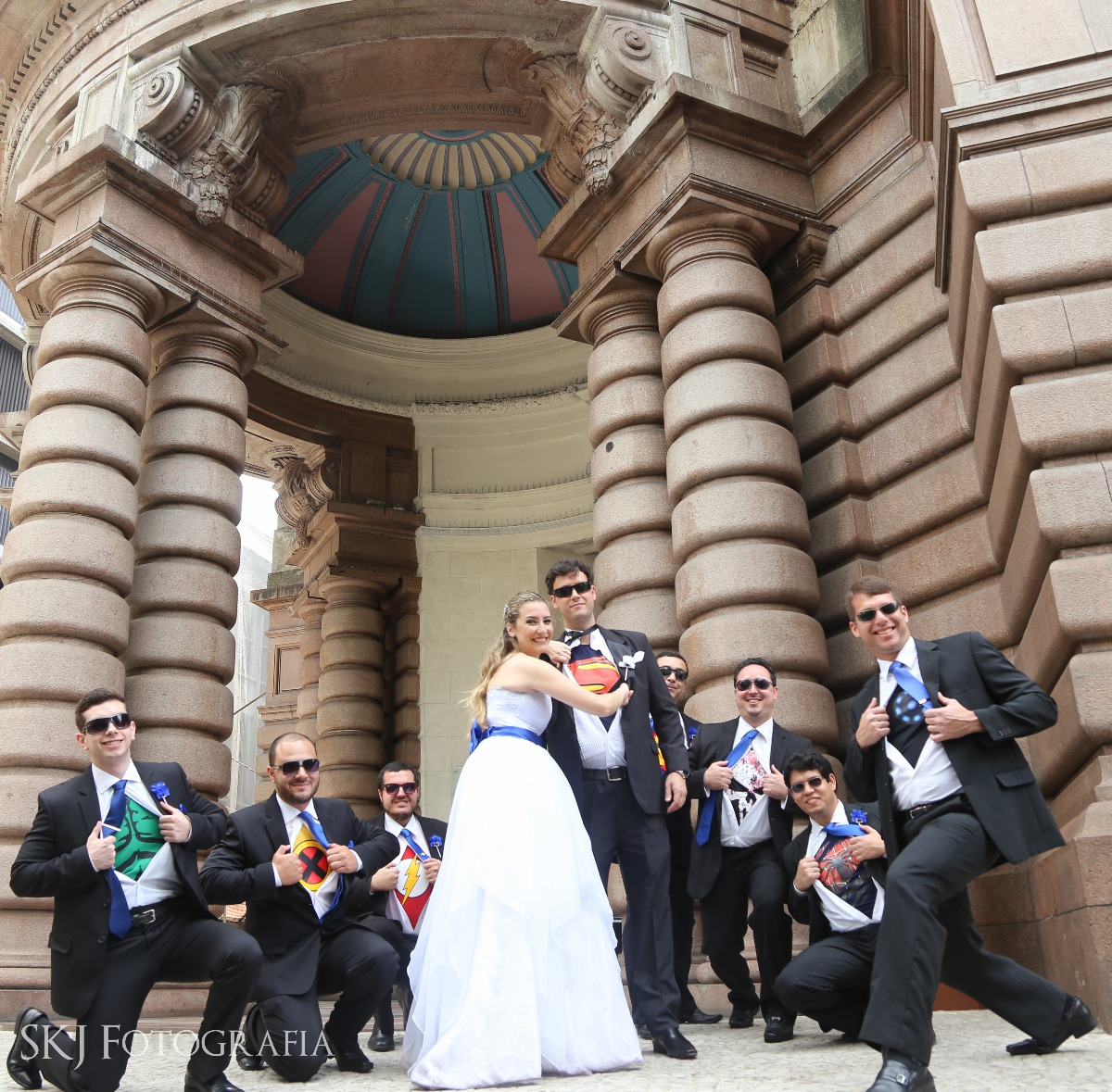Ensaio fotografico pos casamento em santos, ensaio em santos, ideias de fotografias de pos casamento, ensaio pos casamento,  casamentos de dia, fotografia de casamentos de dia, fotografia de casamentos divertida, fotos de padrinhos super herois, padrinhos