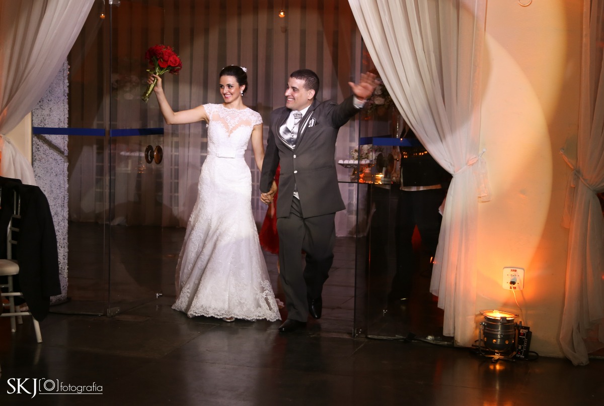 album de casamento, fotografia de noiva, fotografia de casamento, fotografo de casamento, fotos de casamento na paróquia nossa senhora da consolação em são paulo, fotografia urbana, fotografia de noivos, fotos no clube atl&eacu