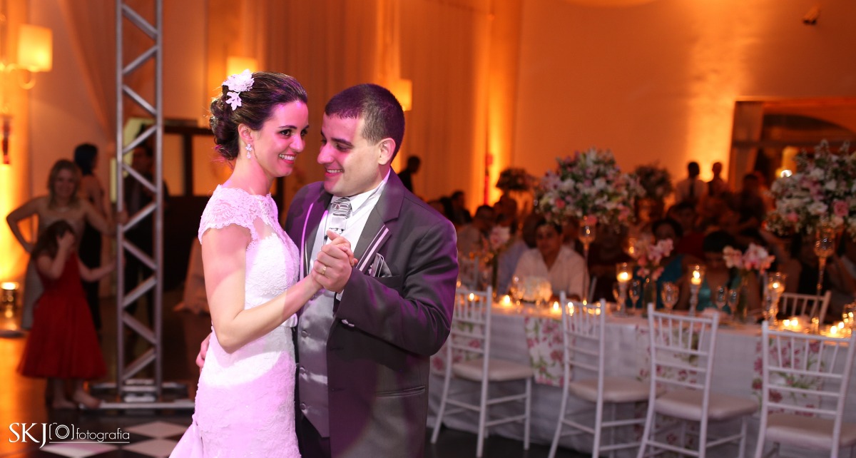 album de casamento, fotografia de noiva, fotografia de casamento, fotografo de casamento, fotos de casamento na paróquia nossa senhora da consolação em são paulo, fotografia urbana, fotografia de noivos, fotos no clube atl&eacu