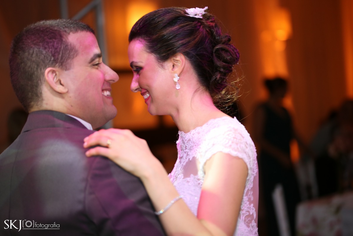 album de casamento, fotografia de noiva, fotografia de casamento, fotografo de casamento, fotos de casamento na paróquia nossa senhora da consolação em são paulo, fotografia urbana, fotografia de noivos, fotos no clube atl&eacu