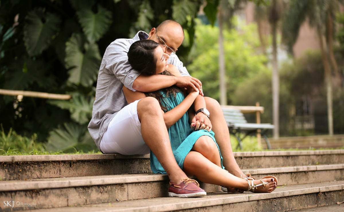 Ensaio fotografico de casamento no Parque Burle Marx em São Paulo, ensaio de casal, ensaio pre casamento em são paulo, ensaio pre wedding, fotografia de casal no parque