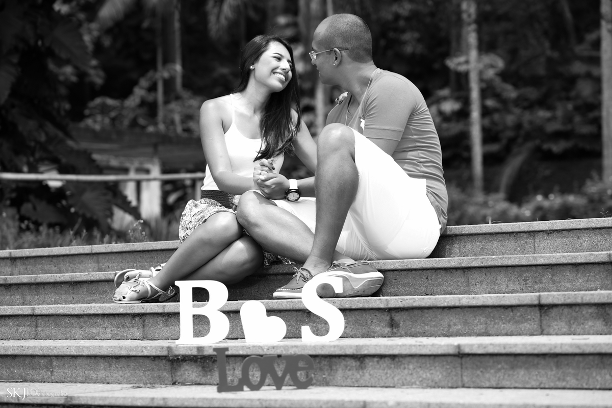 Ensaio fotografico de casamento no Parque Burle Marx em São Paulo, ensaio de casal, ensaio pre casamento em são paulo, ensaio pre wedding, fotografia de casal no parque