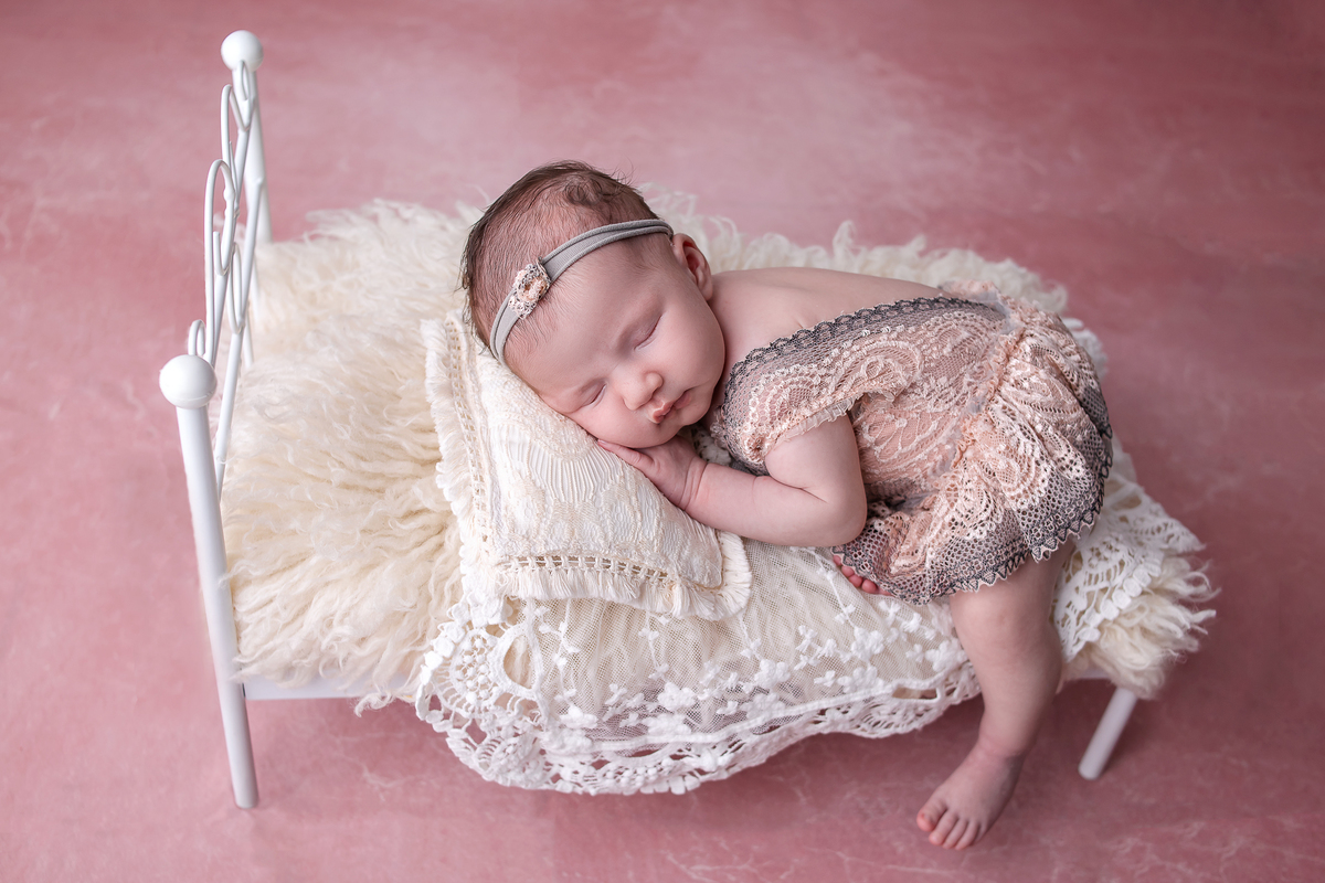 ensaio-newbon-menina-recém-nascido-em-casa-sp