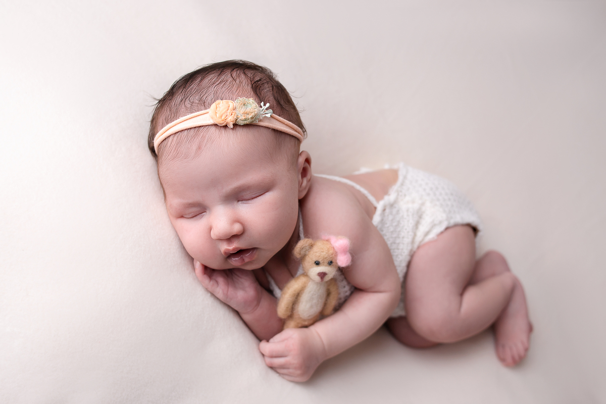 ensaio-newbon-menina-recém-nascido-em-casa-sp