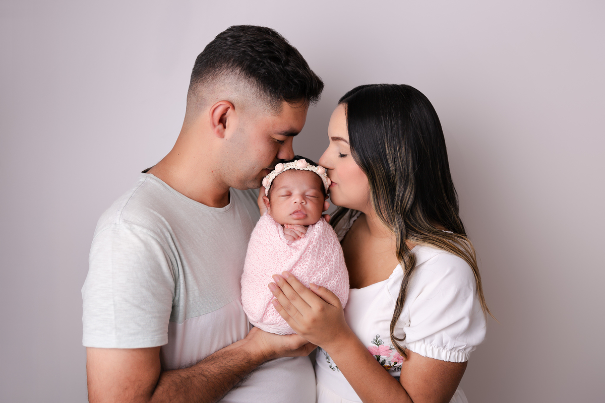 ensaio-recem-nasdcido-newborn-em-casa-itaquera-zona-leste-sp-menina-fotos-book-bebe-gestante-infantil-são-paulo