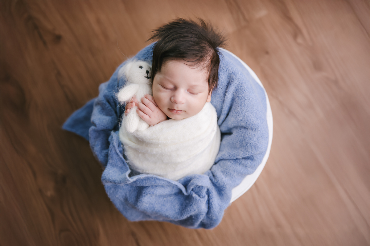 ensaio-recem-nasdcido-newborn-em-casa-zona-norte-sp-menino-fotos-book-bebe-gestante-infantil-são-paulo