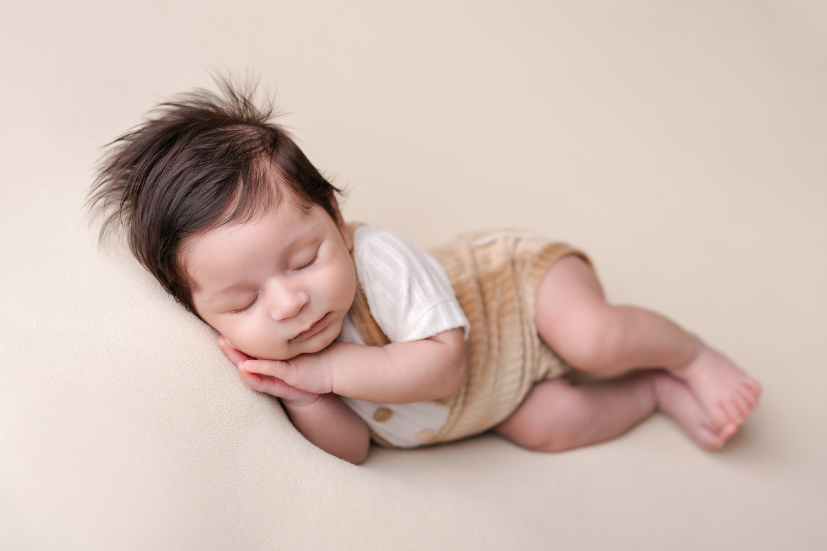 ensaio-recem-nasdcido-newborn-em-casa-zona-norte-sp-menino-fotos-book-bebe-gestante-infantil-são-paulo