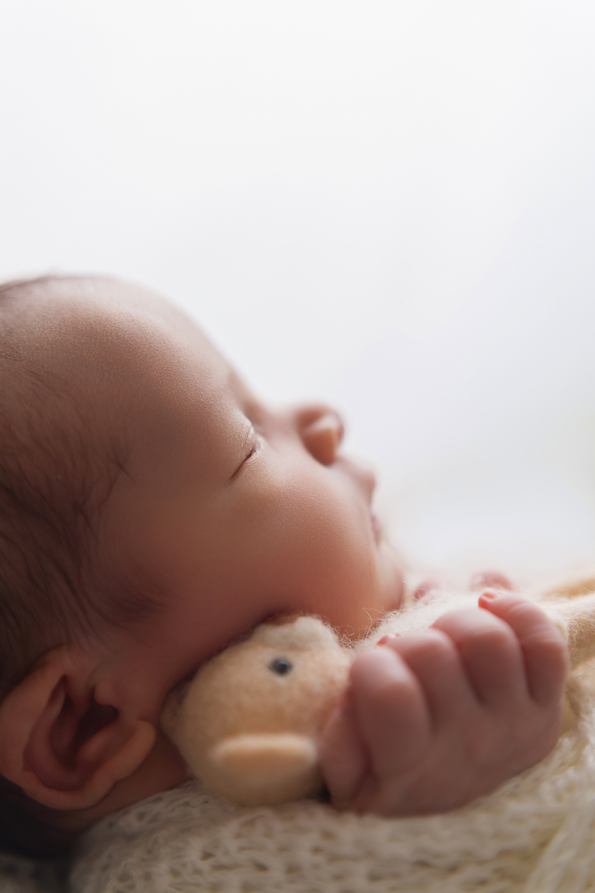 ensaio-newborn-em-casa-menino-fotos-recém-nascido-domicilio-book-newborn-estúdio-sp