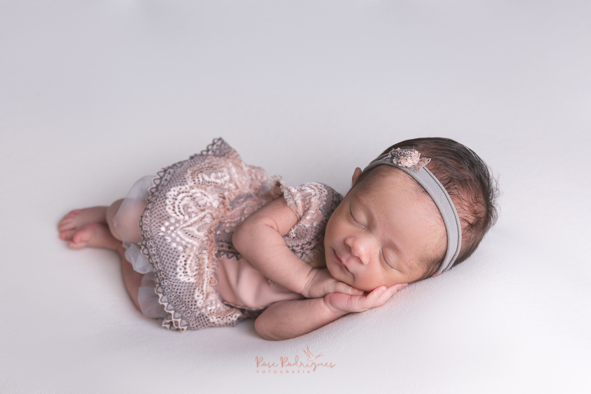 ensaio-newborn-book-recém-nascido-sp-em-casa-newborn-menina-zona-leste