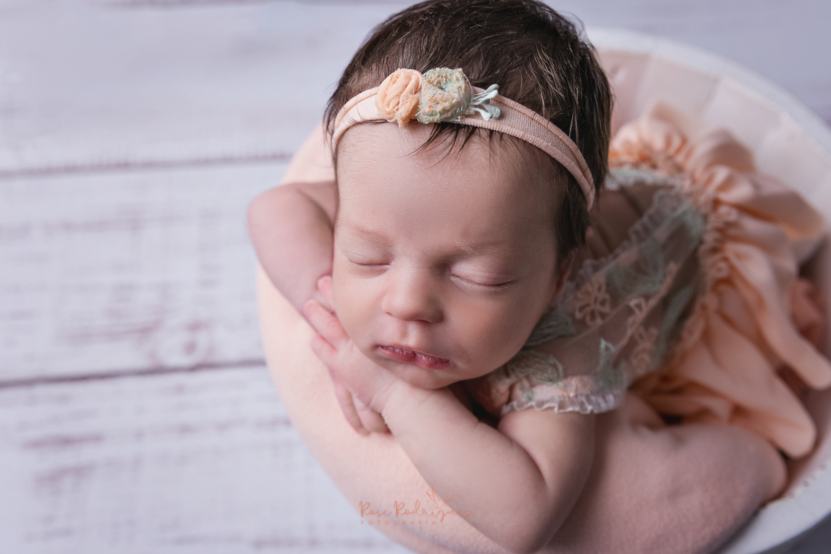 ensaio-newborn-zona-sul-mae-de-menina-book-recem-nascido-sp-newborn-em-casa