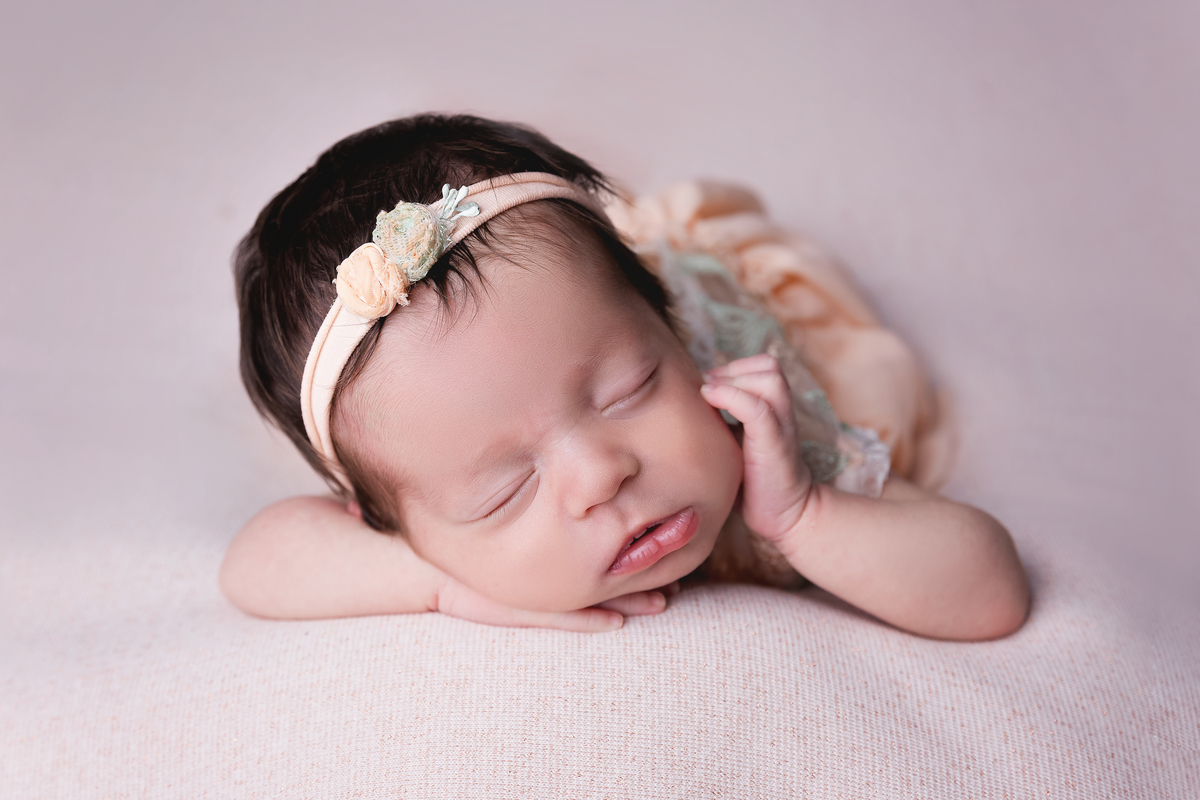 ensaio-newborn-zona-sul-mae-de-menina-book-recem-nascido-sp-newborn-em-casa