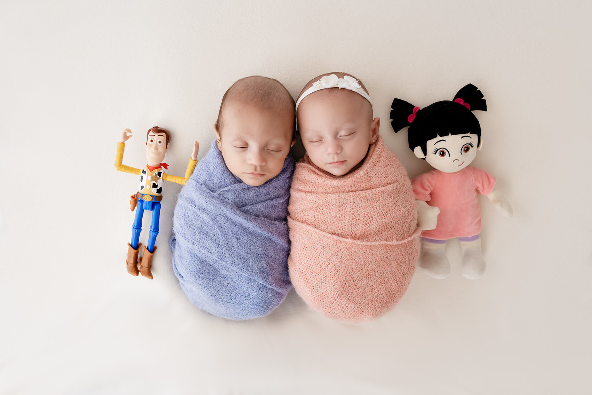 ensaio-newborn-gemeos-em-casa-vila-mariana-zona-sul-fotos-gemeos-casal-recem-nascido