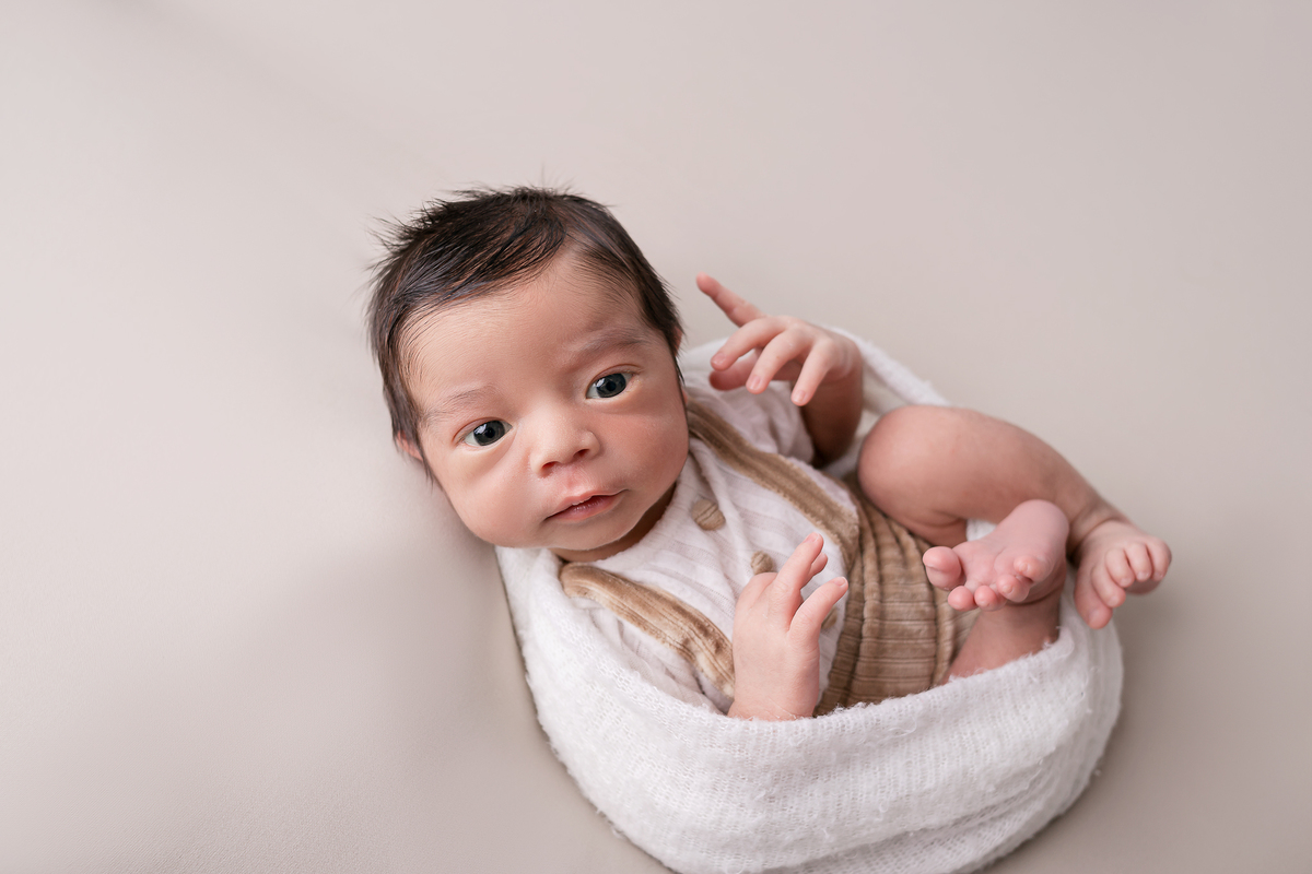 ensaio-newborn-menino-fotos-recem-nascido-itaquera-são-paulo-sp-book-bebes-em-casa