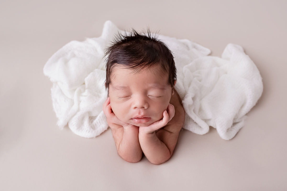 ensaio-newborn-menino-fotos-recem-nascido-itaquera-são-paulo-sp-book-bebes-em-casa