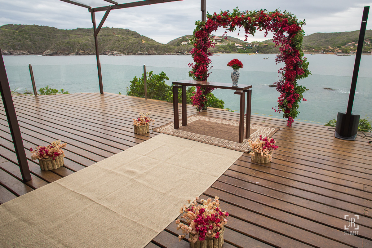 cerimônia na praia da ferradura