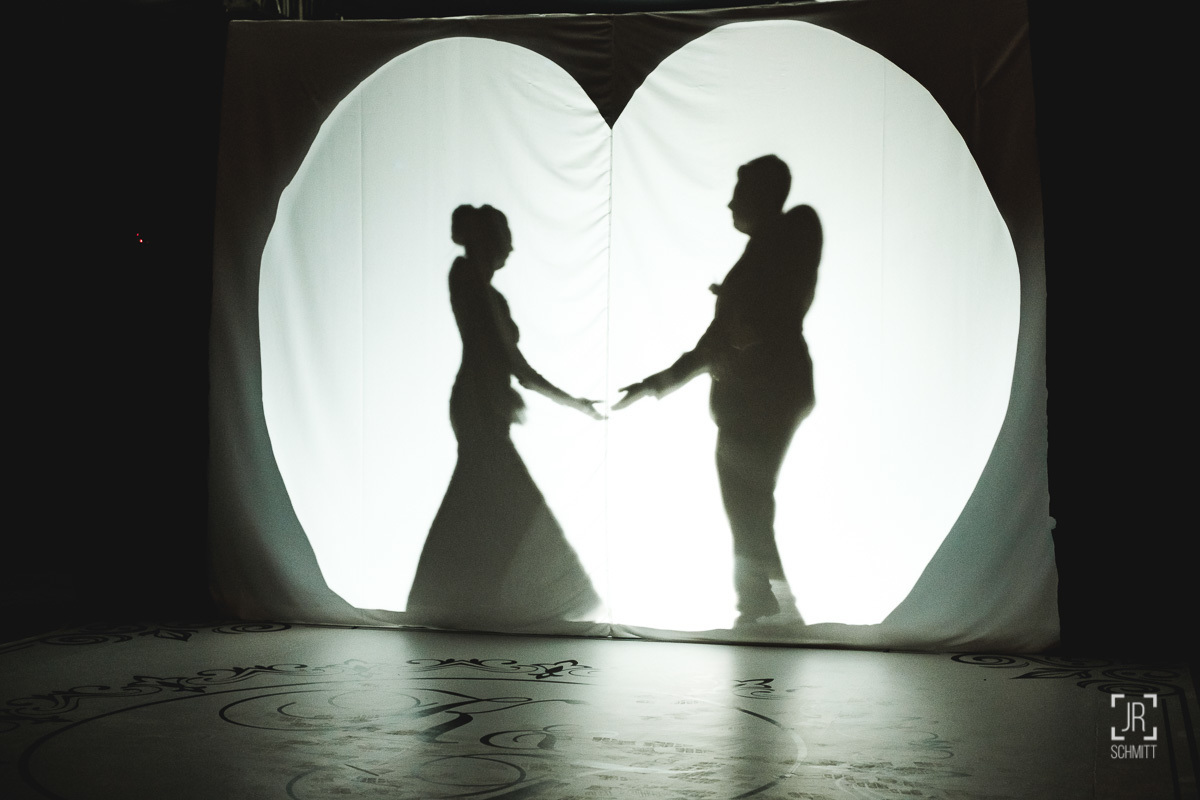 dança dos noivos silhueta tecido branco