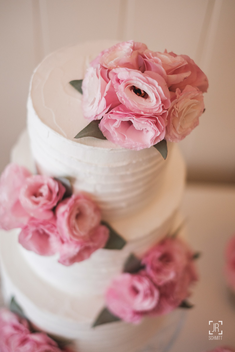 bolo decorado com rosas