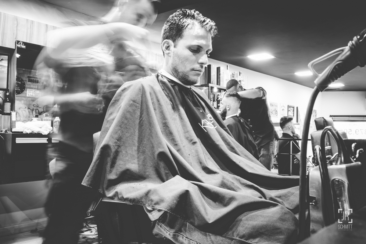 fazendo a barba no dia do casamento - noivo