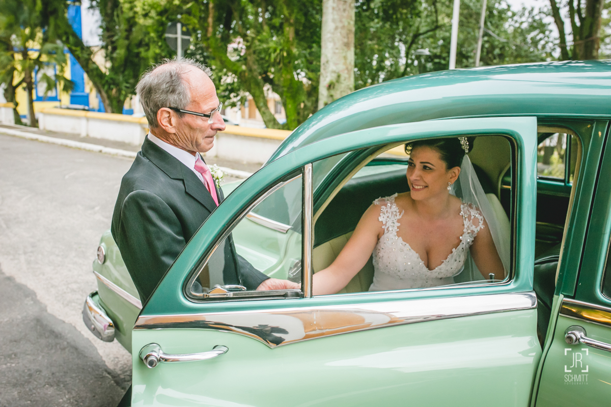 noiva chegando de pontiac 58