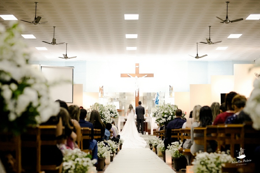 noivos se casando na igreja sao geraldo em sete lagoas 