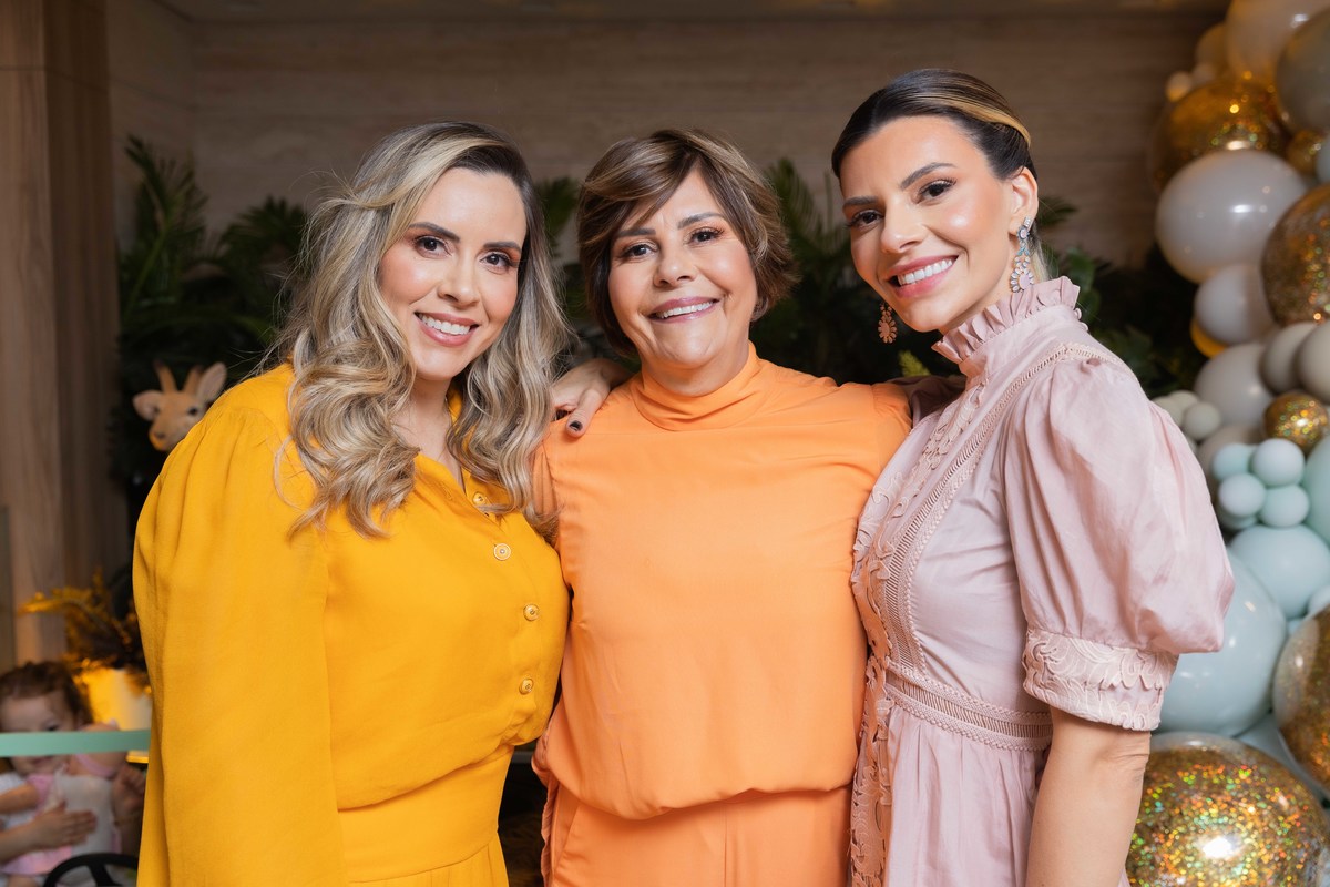 tia avó e mae tema safari elegantes