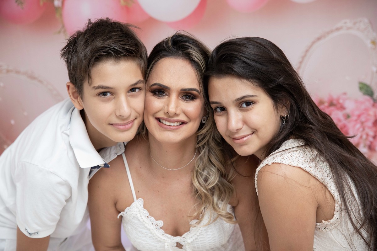 foto de pertinho de mae e filhos