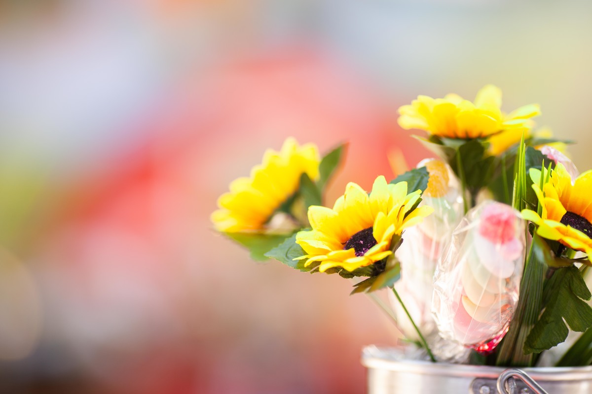 flor girassol na mesa dos convidados tema fazendinha na roça
