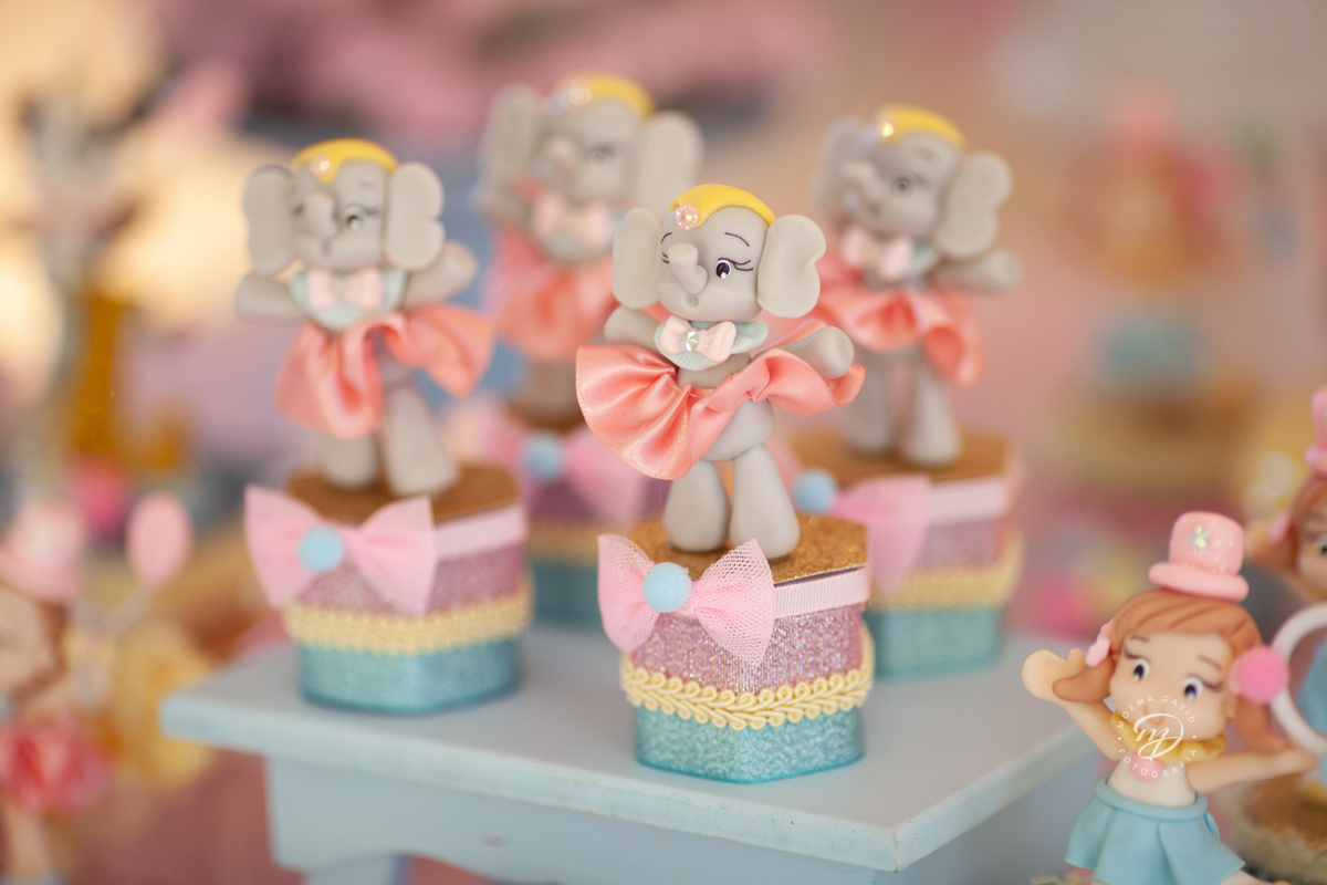 Decoração festa tema circo mesa bolo elefante laço rosa