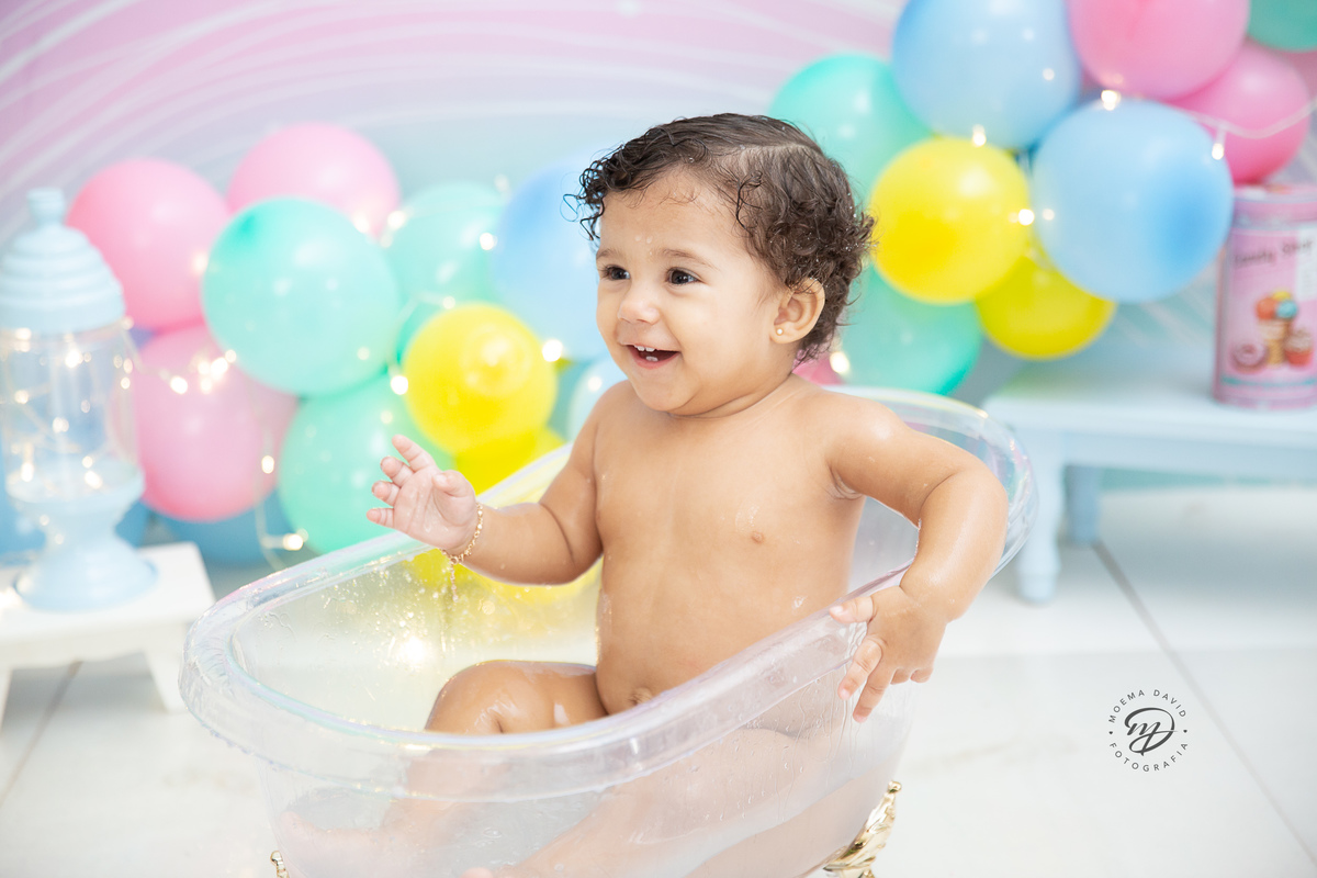 Ebaaa depois do smash the cake um banho delicioso! Vou ficar fresquinha e relaxada!