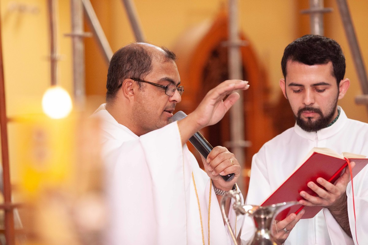 Oração do sacerdote no batismo.