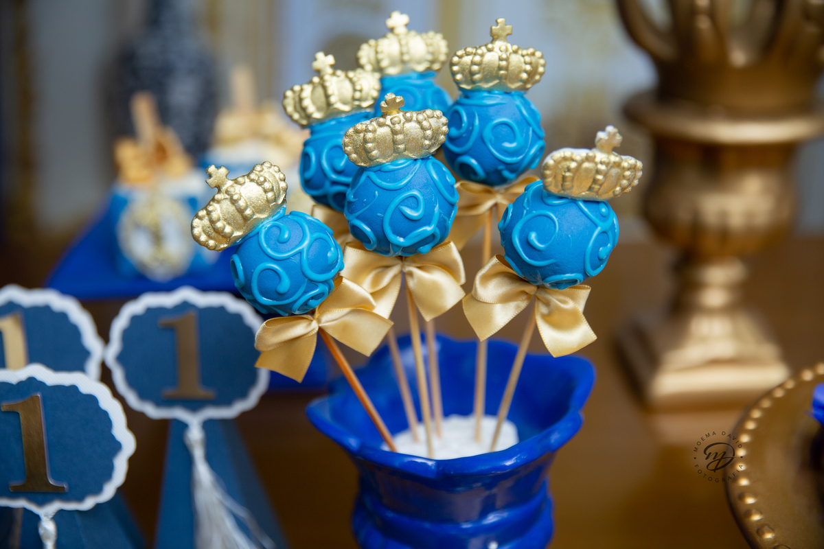 Pop cake no tema reinado